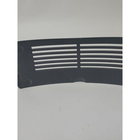 iRobot Genuine Roomba Aerovac bin vent for model 650 - Picture 3 of 5